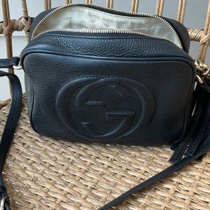 Black Gucci crossbody- soho small leather disco bag